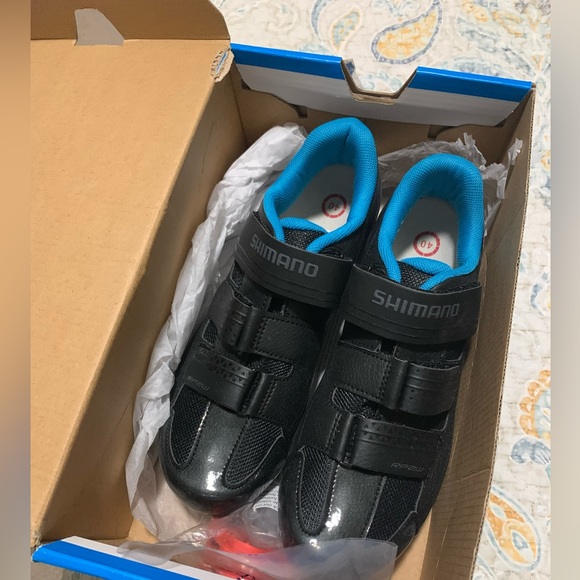 Shimano Cycling Shoes - Picture 1 of 4